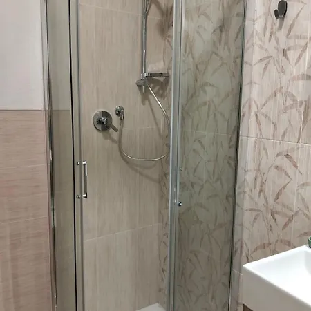 La Casetta Di Tommy E Vitto In Pieno Centro A Bilocale 4 Posti Letto * Sanremo