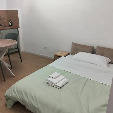 La Casetta Di Tommy E Vitto In Pieno Centro A Bilocale 4 Posti Letto *