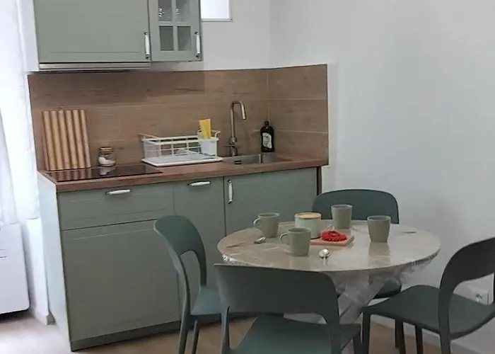 Apartment La Casetta Di Tommy E Vitto In Pieno Centro A Bilocale 4 Posti Letto Sanremo