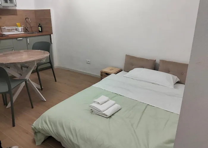 La Casetta Di Tommy E Vitto In Pieno Centro A Bilocale 4 Posti Letto *